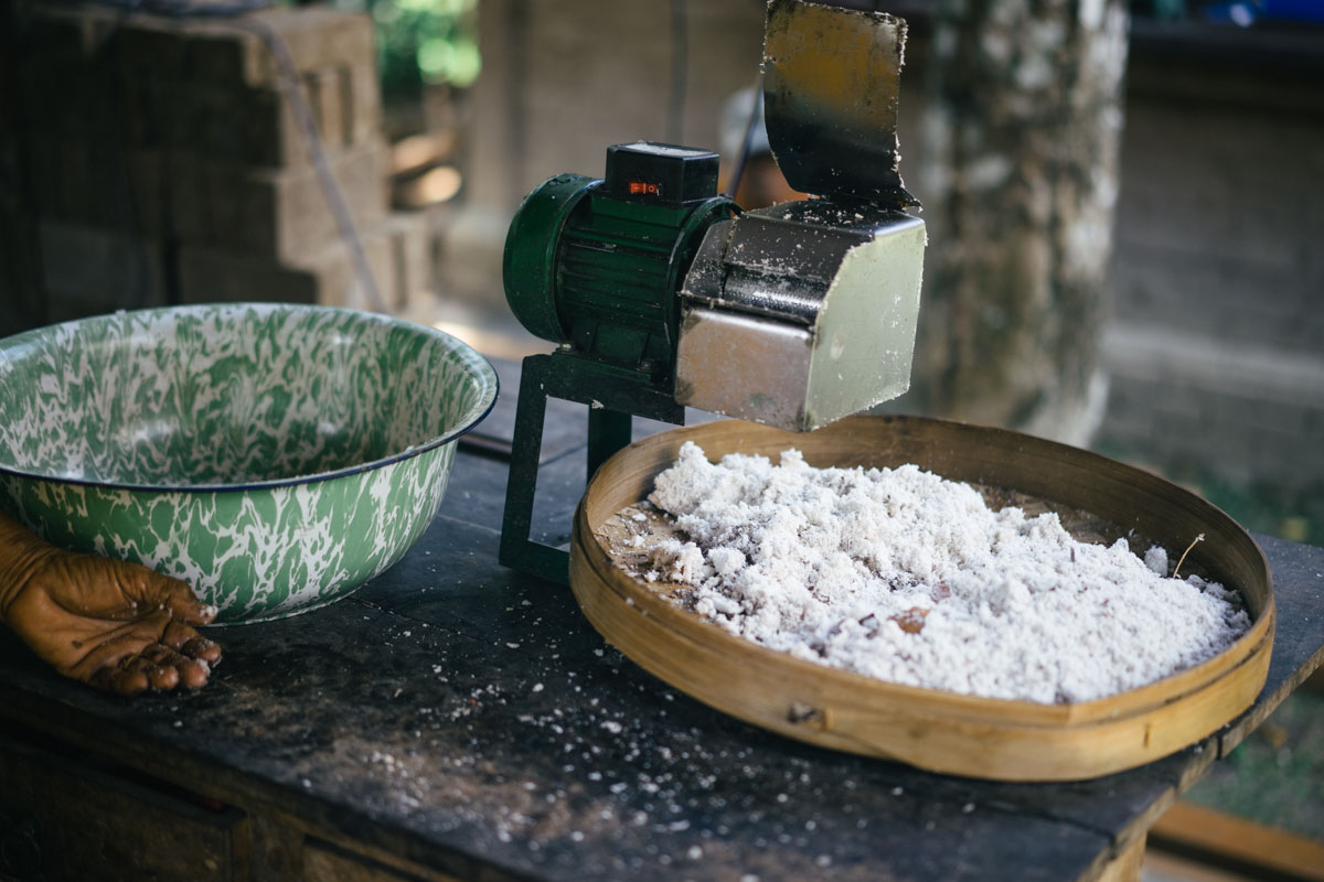 Bali Cray !!! Rumah Desa Cooking Studio: How to Make Coconut Oil | That